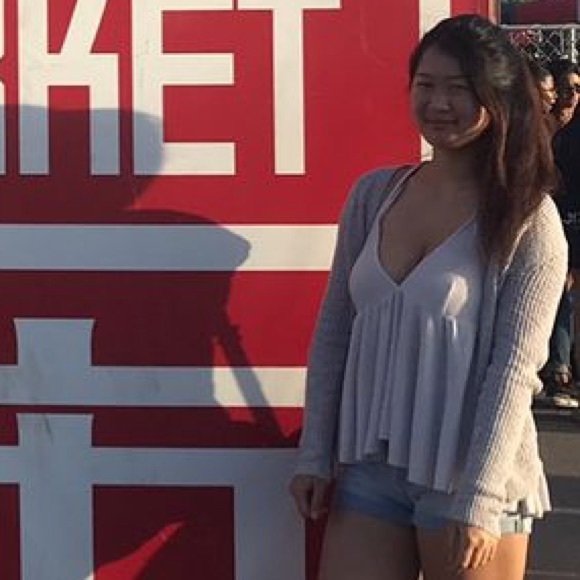 Urban Outfitters white top - Picture 2 of 2